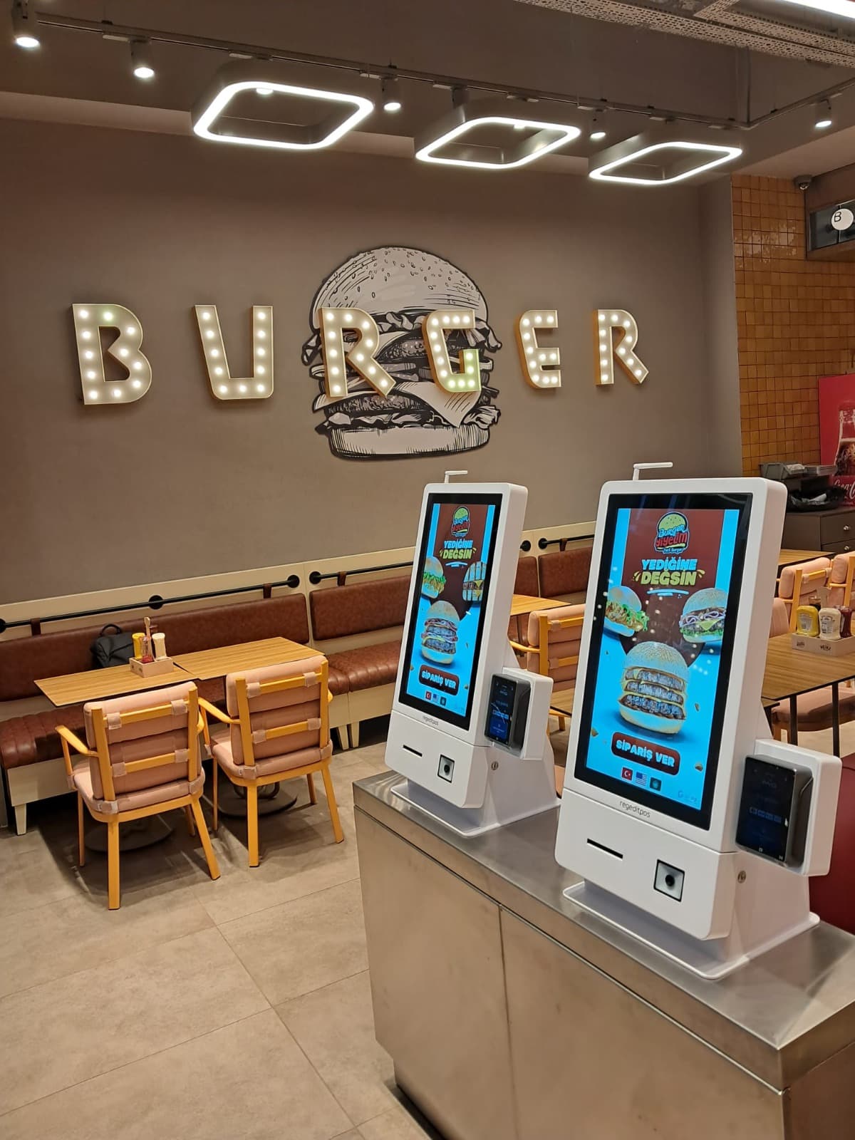 Burger Yiyelim Kiosk Kurulumu — İkili Sipariş Terminali