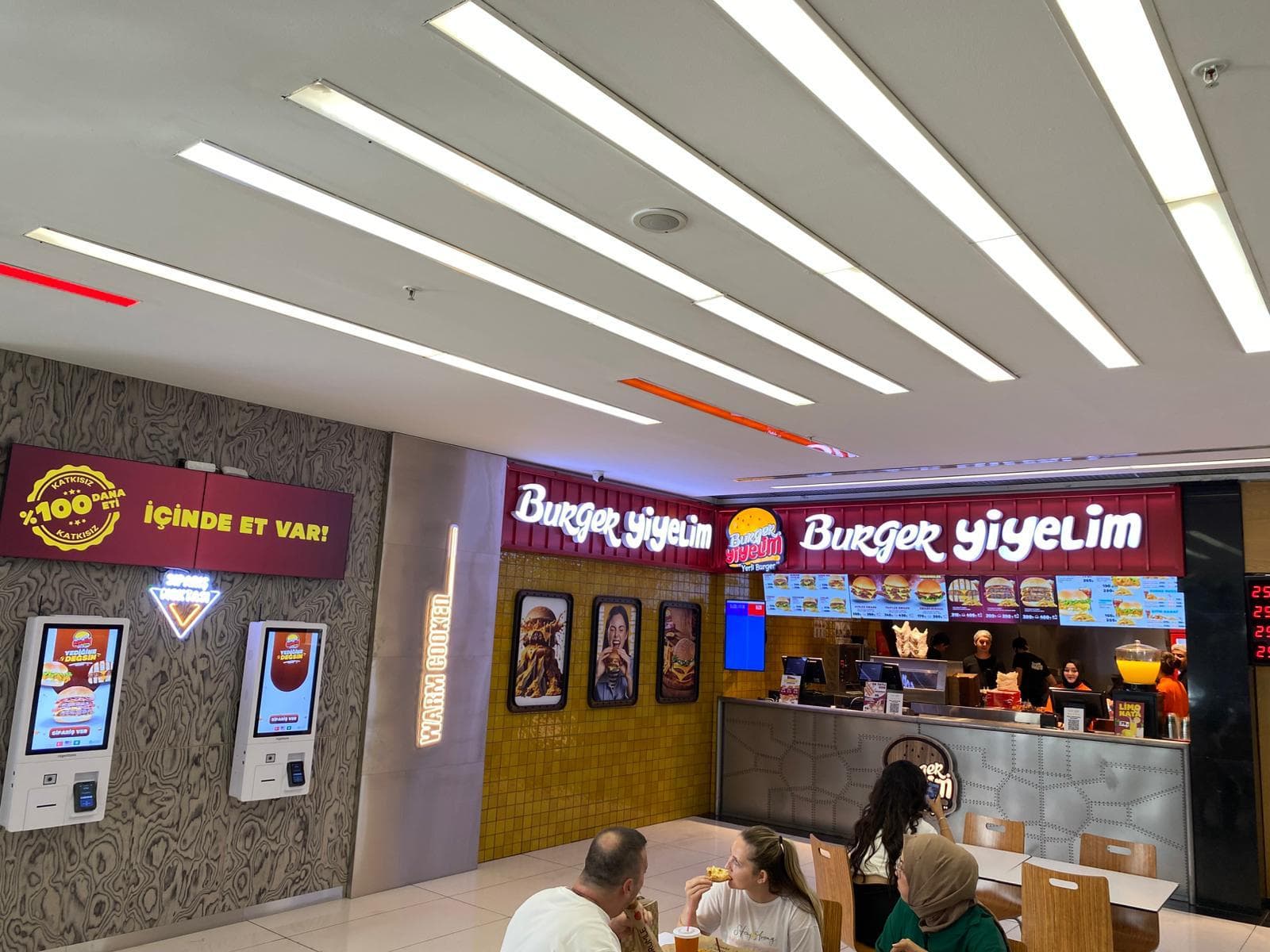 Burger Yiyelim AVM — Kiosk ve Sipariş Alanı